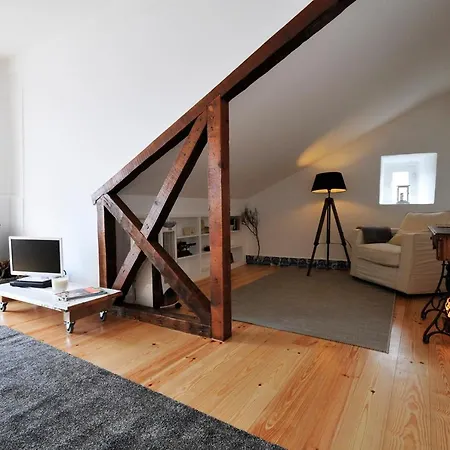 Апартаменты Charming In Alfama With River View! Лиссабон