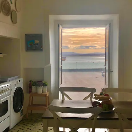 Apartment Charming In Alfama With River View!