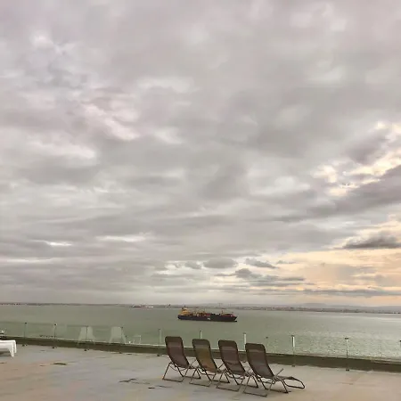 Charming In Alfama With River View! Appartement